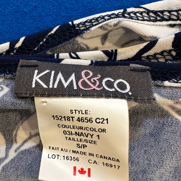 Kim & Co. Brazil Knit Short Sleeve Ruched Front Top - Picture 9 of 11